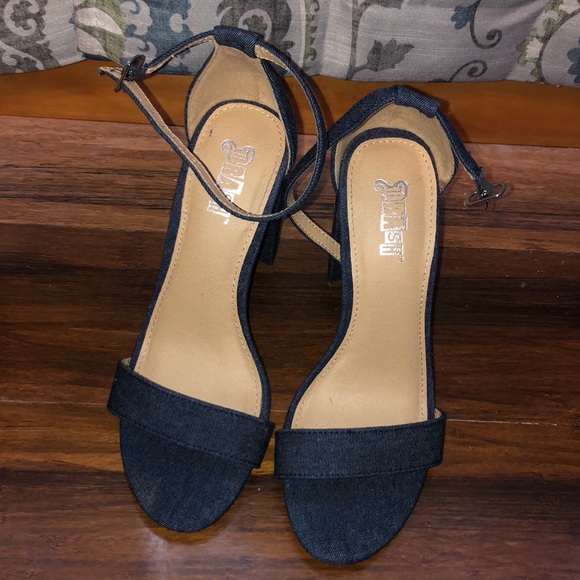 Jean heels - Picture 1 of 2